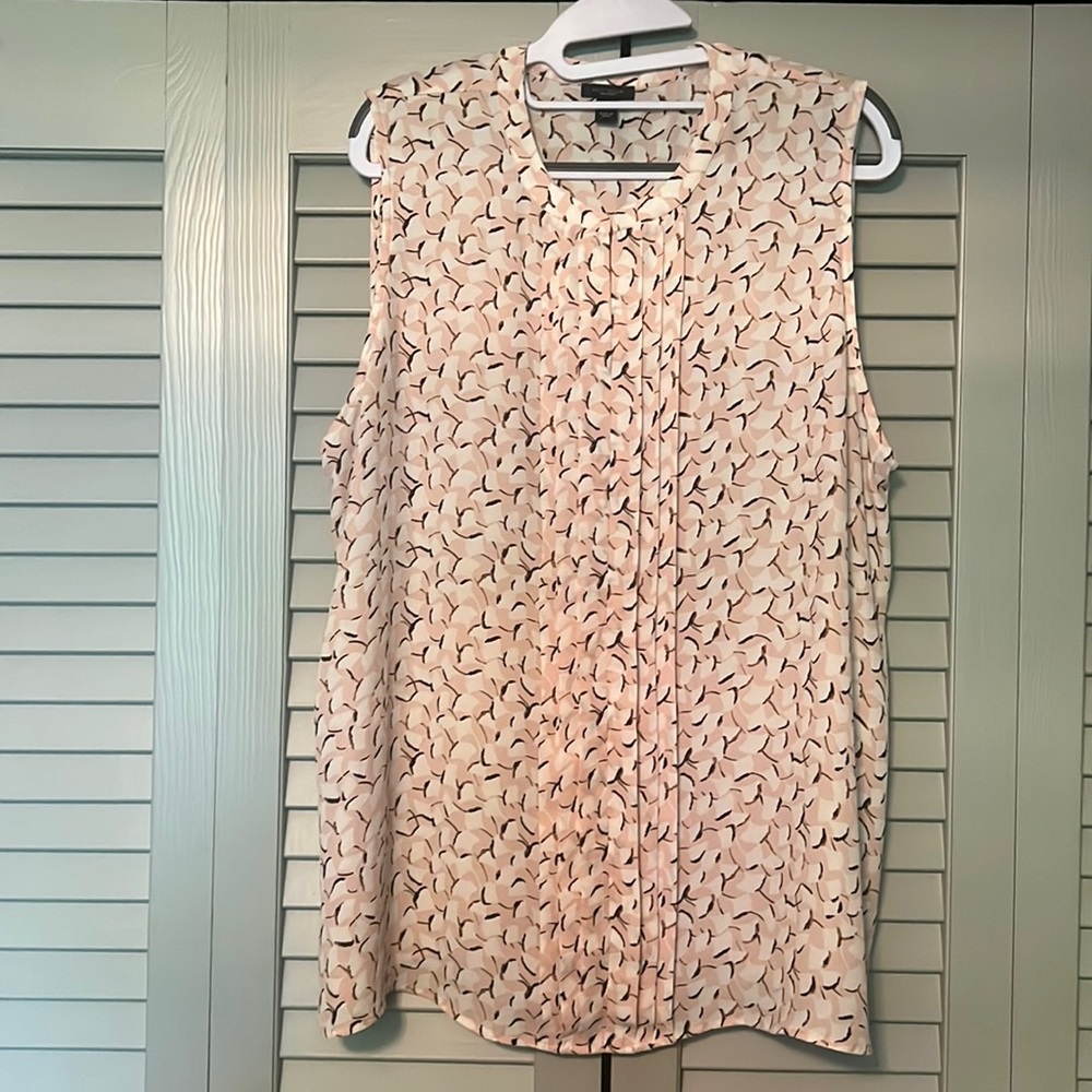 Sleeveless tank